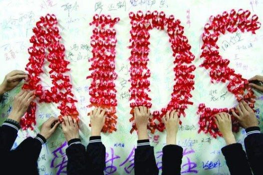 عضو هیئت علمی دانشگاه علوم پزشکی کرمان: هزینه درمان یک بیمار مبتلا به ایدز ۴ میلیارد تومان است