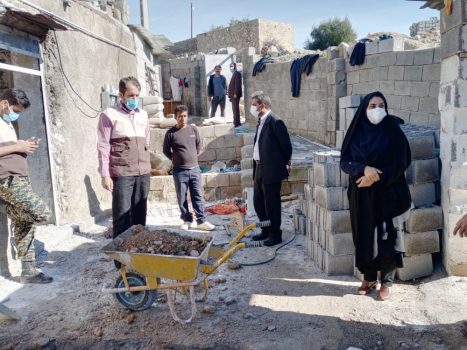 کمک ۵۰میلیون ریالی بهزستی لنده به منزل آتش گرفته