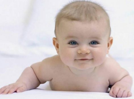یک ماهگی نوزادان، هرآنچه باید بدانید